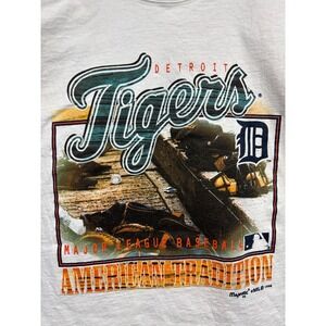 Detroit Tigers Majestic Baseball T-Shirt Mens White Graphic Logo Short Sleeve XL